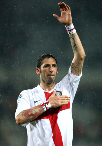 [国内足球]冯博轩横传中路 张玉宁包抄打门得手