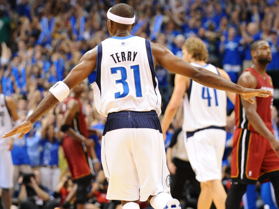 布朗尼轰下39分，湖人不敌对手遭遇三连败！