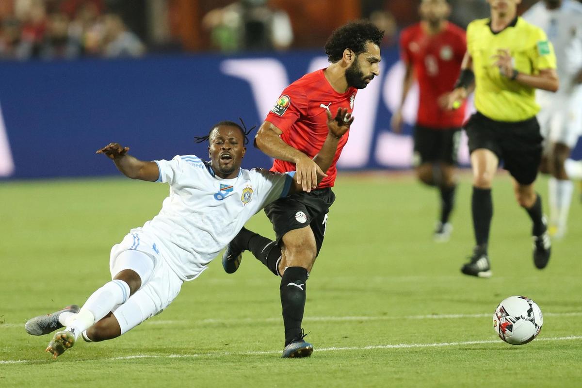 表现不错！萨格斯半场10中5得到14分3篮板3助攻