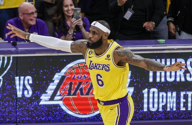 弗里克解释亚马尔被换下原因，称其欧冠停赛需轮换