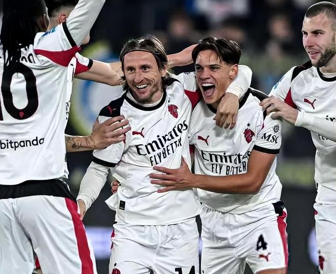 NBA杯战报：卡斯尔30分10板6助，马刺132-119击败湖人