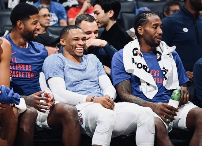 勇士完败！库里31+5创纪录，快船旧将爆发立功，巴特勒30+7也无奈