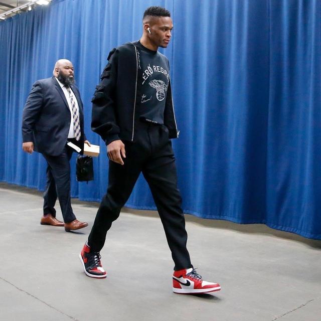 [NBA]狄龙“嘴硬”手也硬 太阳客场胜湖人
