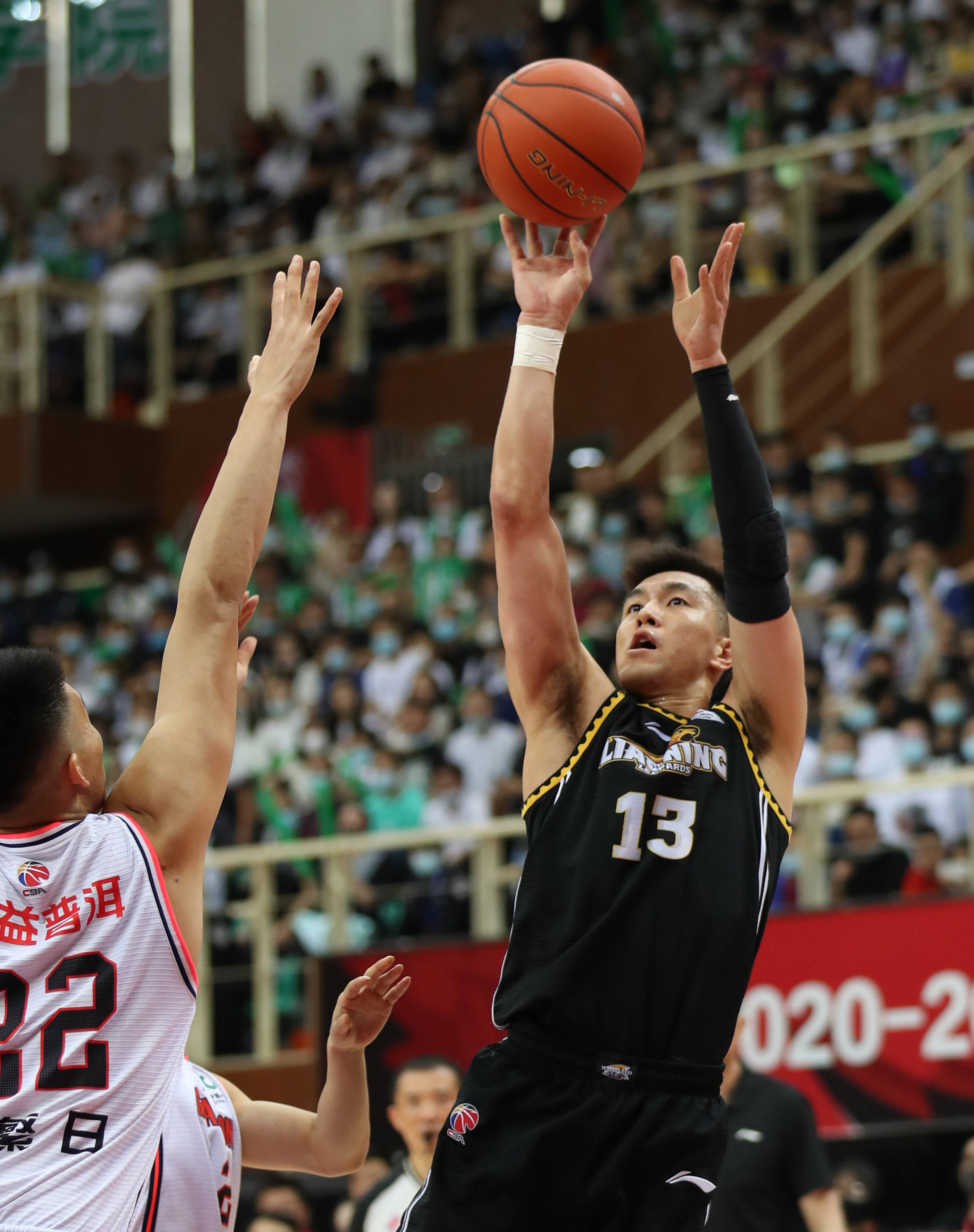 详解棒球规则中的故意漏接防守补偿