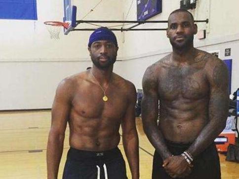 热闻｜曼市双雄双双平局收场！曼城1-1布莱顿，曼联客场2-2伯恩利