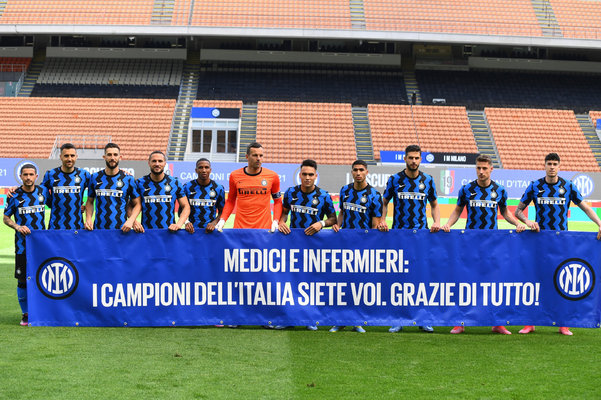 两场最红马拉松“撞车”！在竞争中展现最美